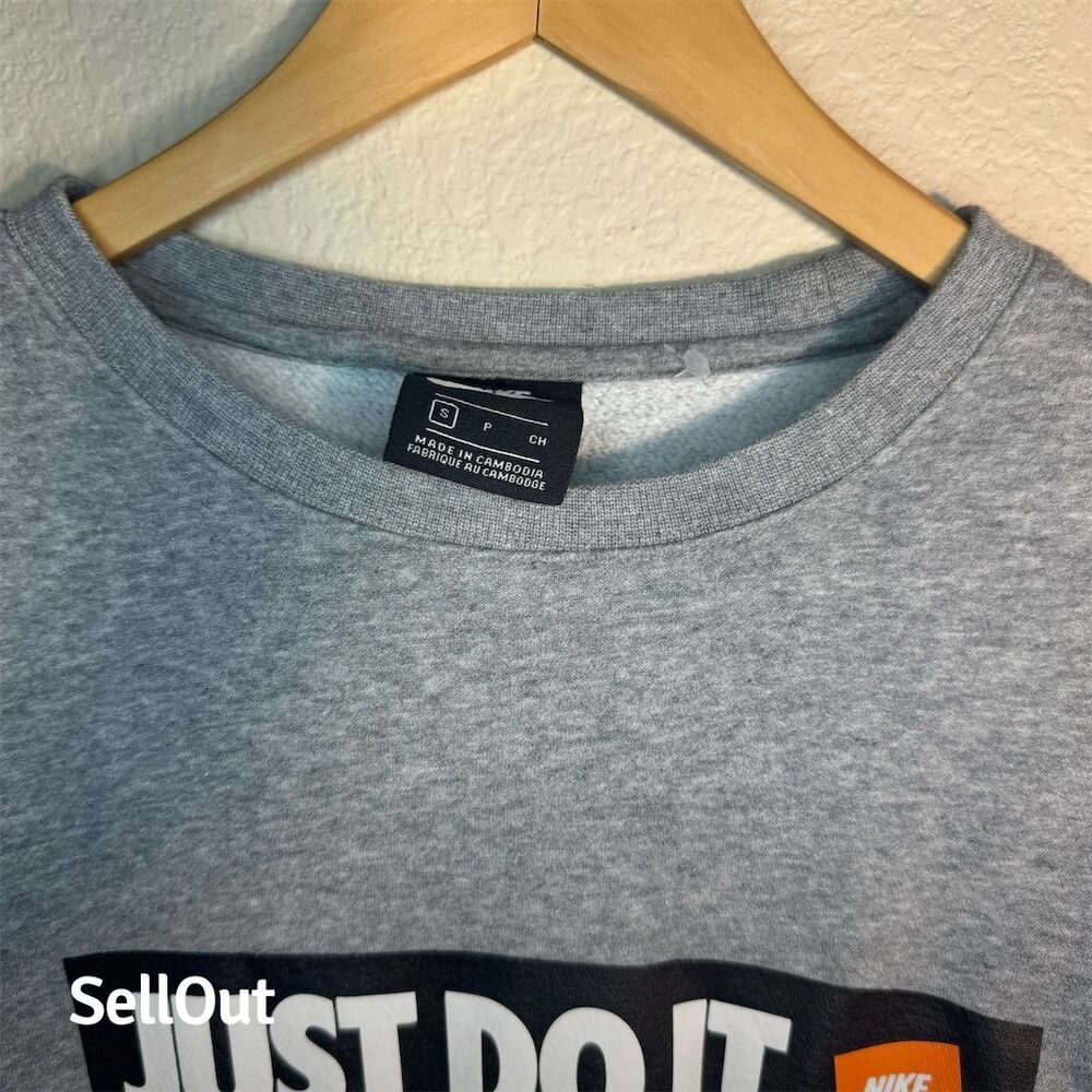 Nike Just Do It Crew Neck Sweatshirt Mens Small Gray Long Sleeve Pullover - Picture 2 of 5